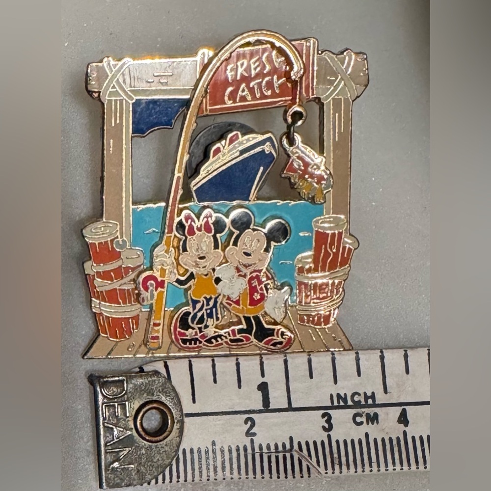 Disney Cruise Lines Fresh Catch Minnie & Mickey Trading Pin with dangling fish - Picture 4 of 6